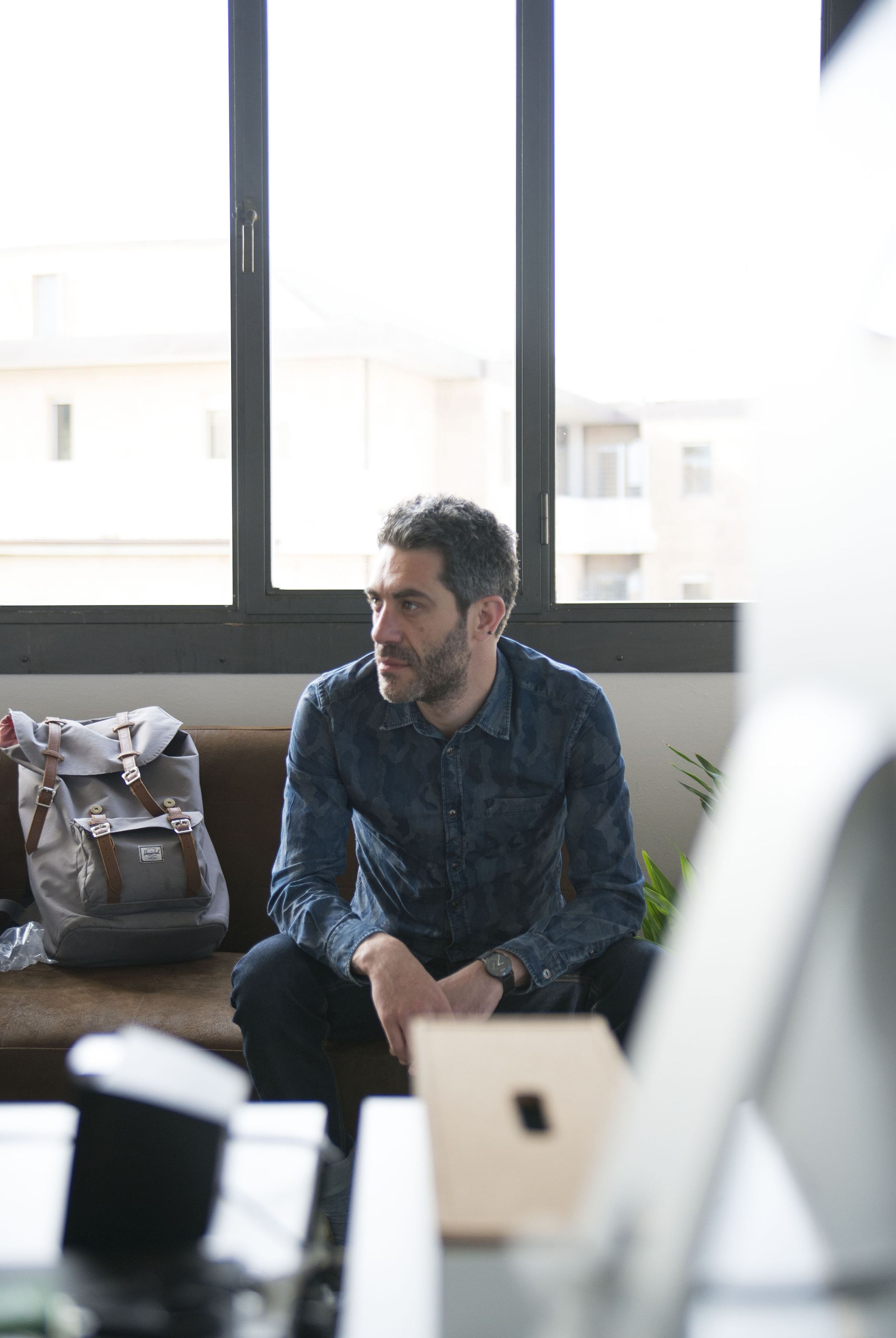 MYKITA JOURNAL gets insight into the life and work of award-winning illustrator Ray Oranges