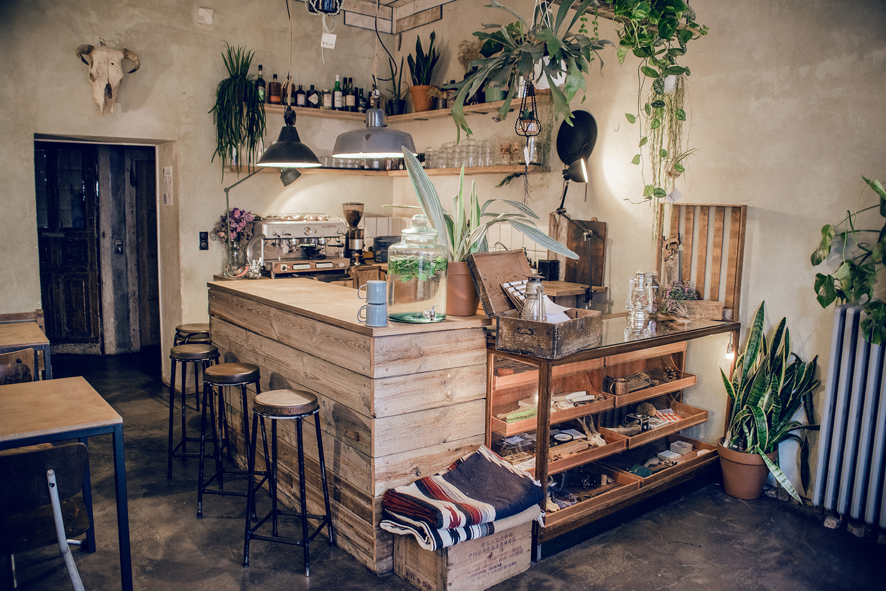 MYKITA Berlin Summer Guide - Essen bei Roamers