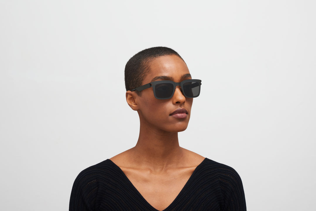 サングラス Mykita Mykita - NORFOLK - 002 black (NORFOLK 002 BLACK) MYKITA DECADES NORFOLK sunglasses