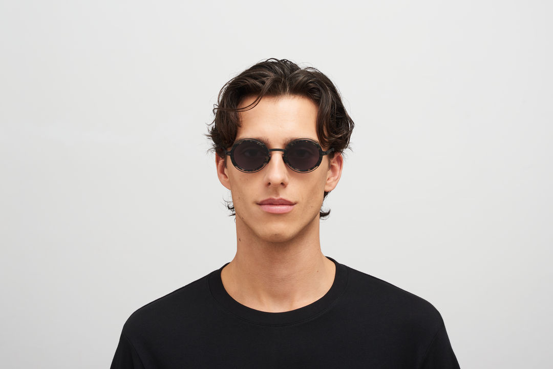 メガネ Mykita Mykita - HENNING - 700 deep purple Mykita Henning 700 glasses | Buy online now | SmartBuyGlasses US