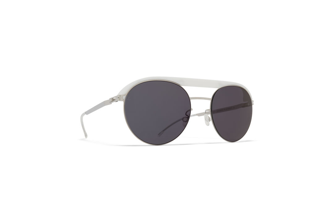 MYKITA Leica Sun Ml01 Mh52 Signal White Soft Lack Shiny Silver Leica Black Gradient Photo Chromic