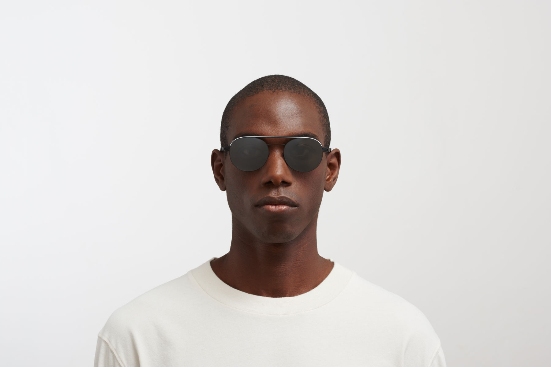 サングラス Mykita SS25 Unisex SUNGLASSES (MMESSE018 333 WHITE) Mykita SS25 Unisex SUNGLASSES (MMESSE015 333 WHITE) (Mykita