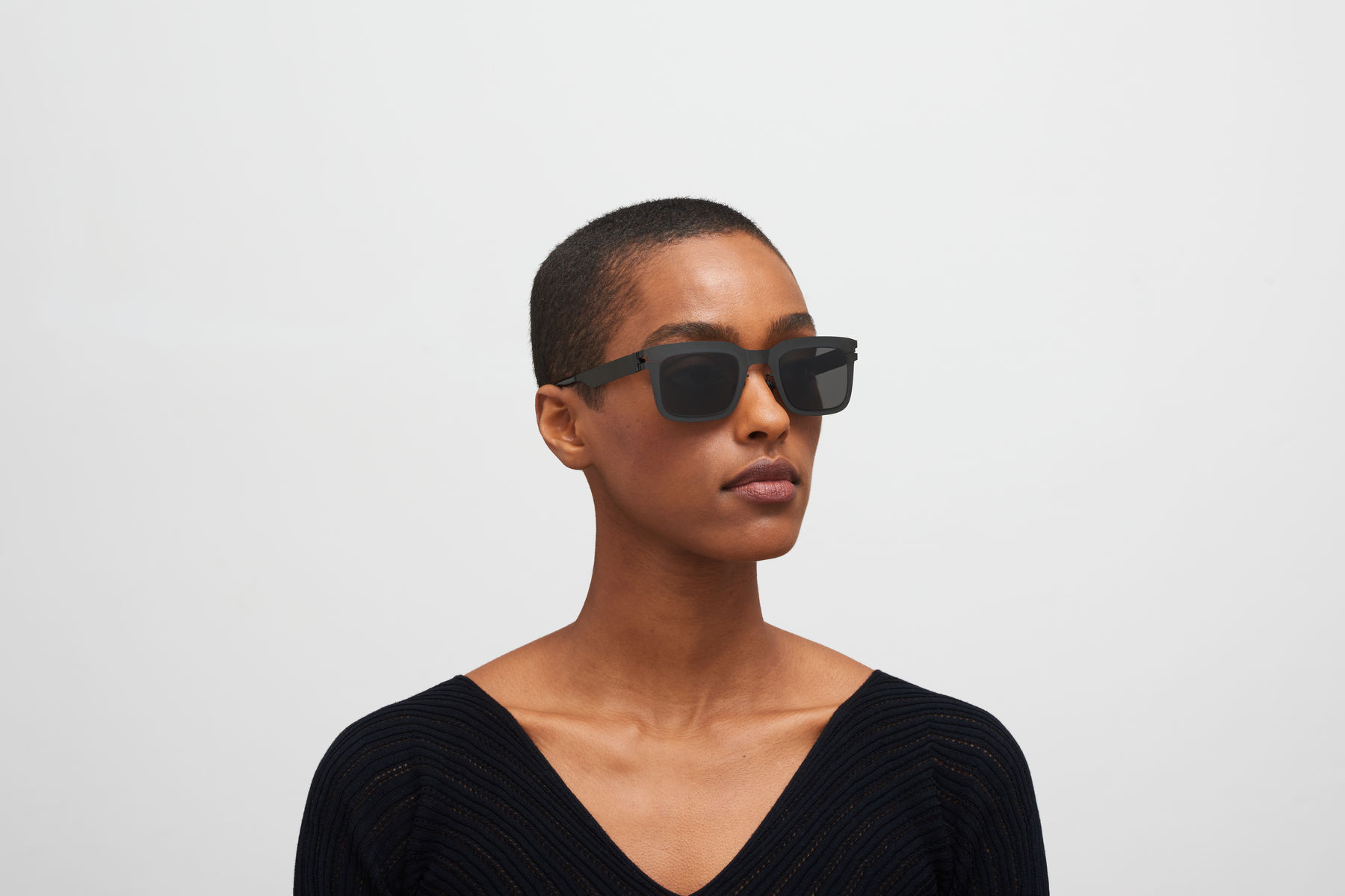 サングラス Mykita FW25 Mykita - AVERY - 002 black (AVERY 002 BLACK) Mykita AVERY Sunglasses 002 Black - eye-oo.com