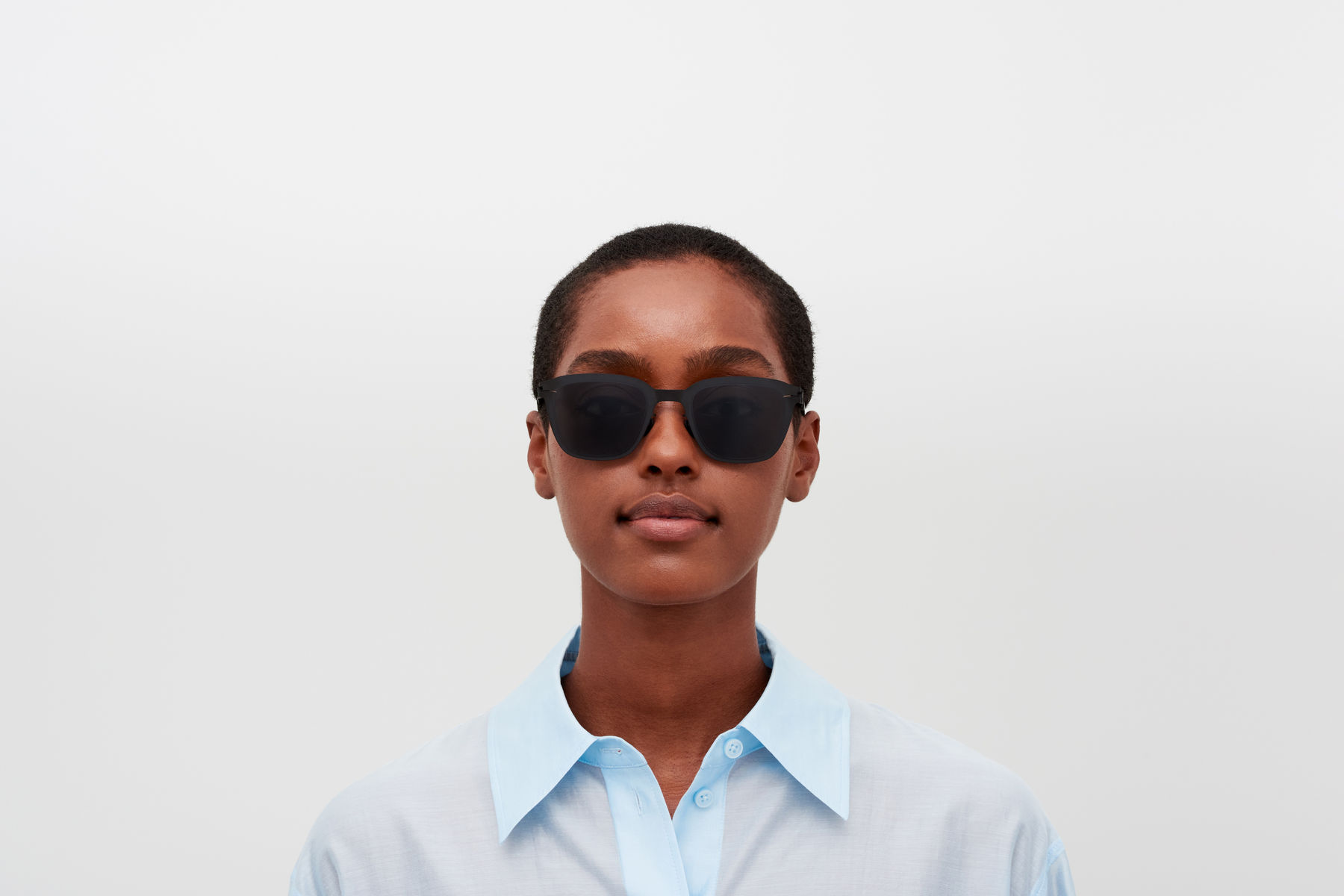 MYKITA - NO1 SUN / AVERY / Frame: Black Lens: Darkgrey Solid (CAT3)