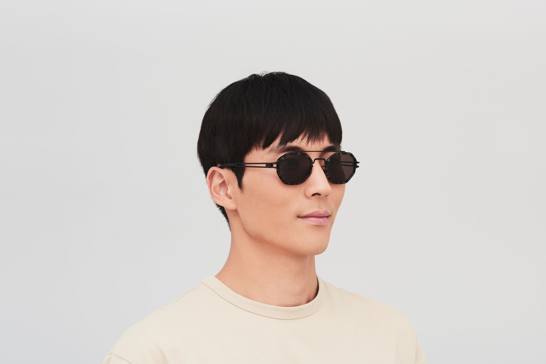 MYKITA - DECADES SUN / ARTURO / Frame: A16 Black/Antigua Lens