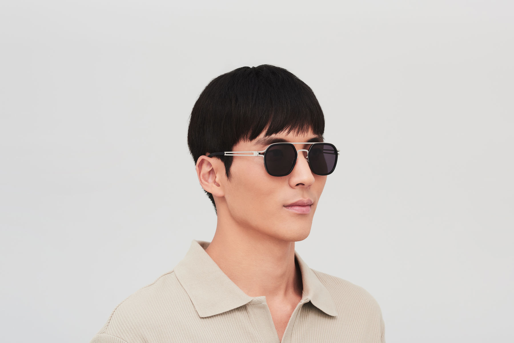 MYKITA - DECADES SUN / LEELAND / Frame: A81 Shiny Silver/Black